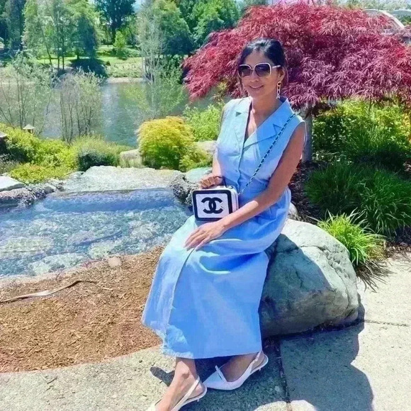 Beautiful yet classy DKNY Dress - Picture 4 of 4